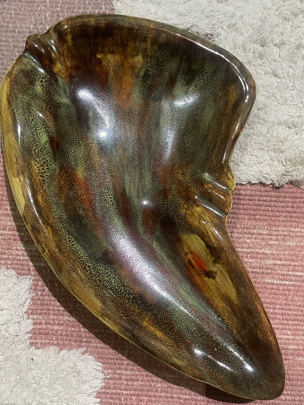 Vintage Mid-Century
Speckled Glaze atomic kidney Ceramic Catchall ashtray